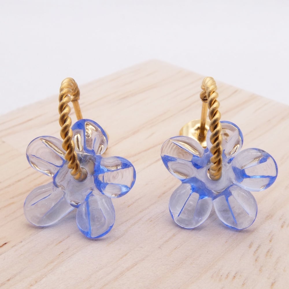 Small light blue Flower twisted hoop earrings-gold