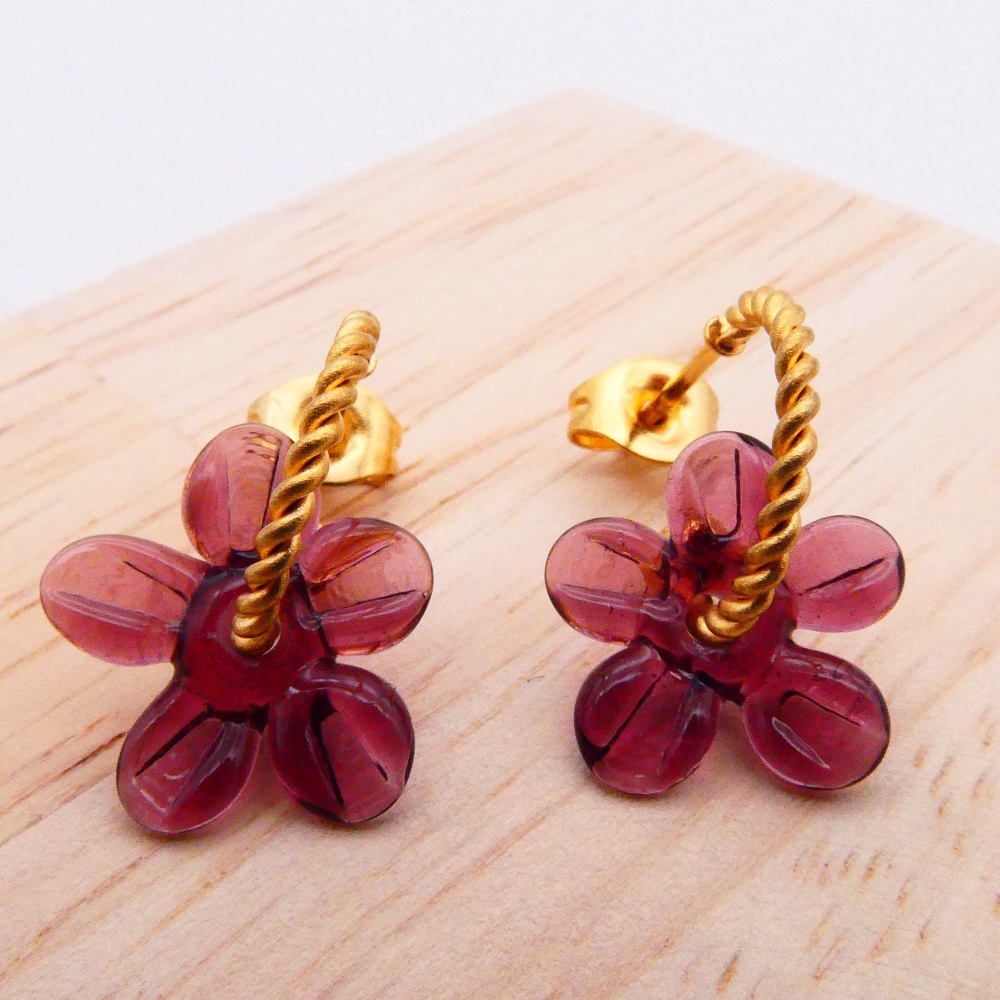 Small Plum Flower twisted hoop earrings-gold