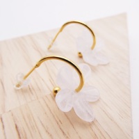 Medium cloudy white glass Flower hoop earrings-gold