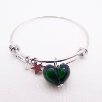 NEW Emerald green glass Heart On a silver Plated Bangle 