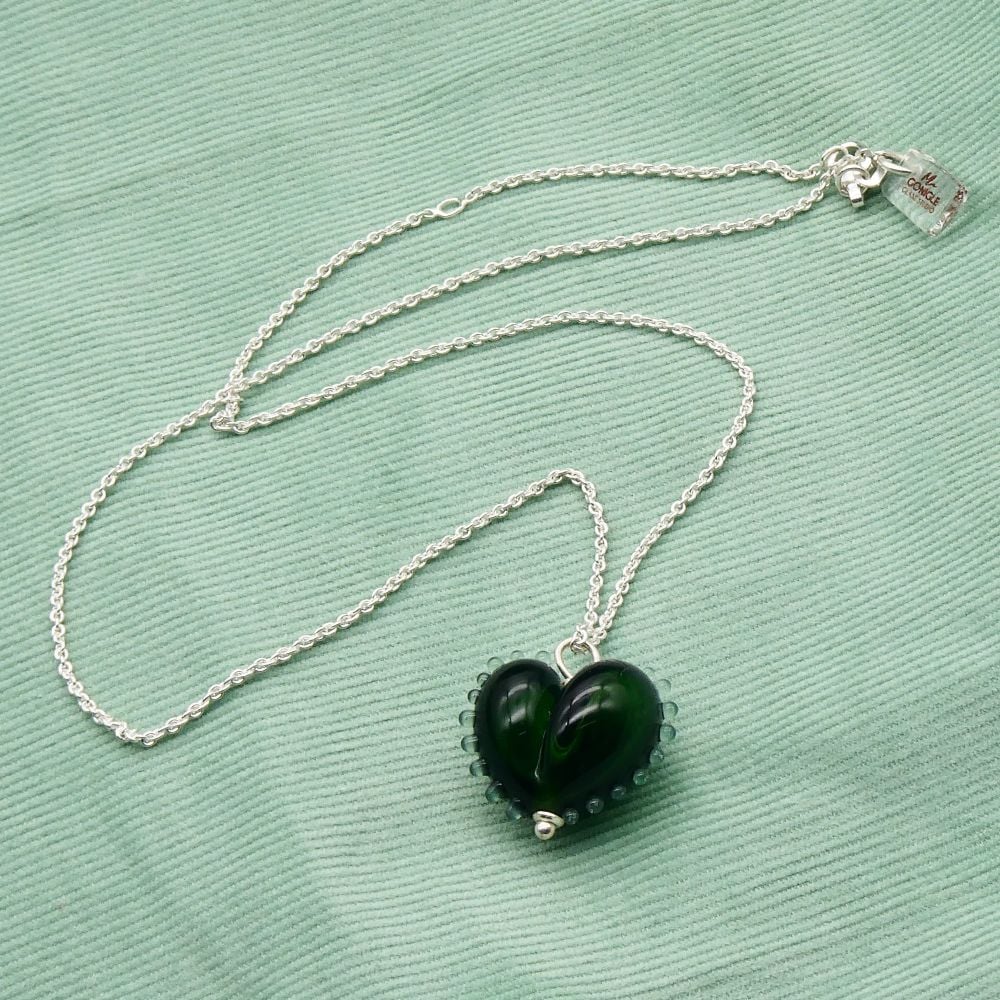Simple Declan Heart Necklace (Emerald) – Love Stylize