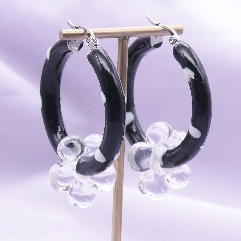 Monochrome Retro Hoop earrings