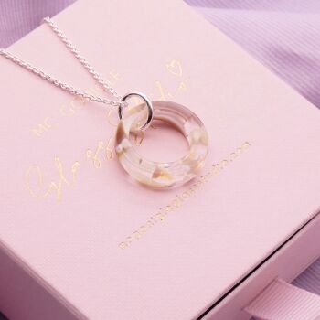 Geo Circle in beige and white glass
