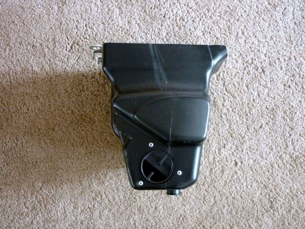 AIR CLEANER BOX (830)