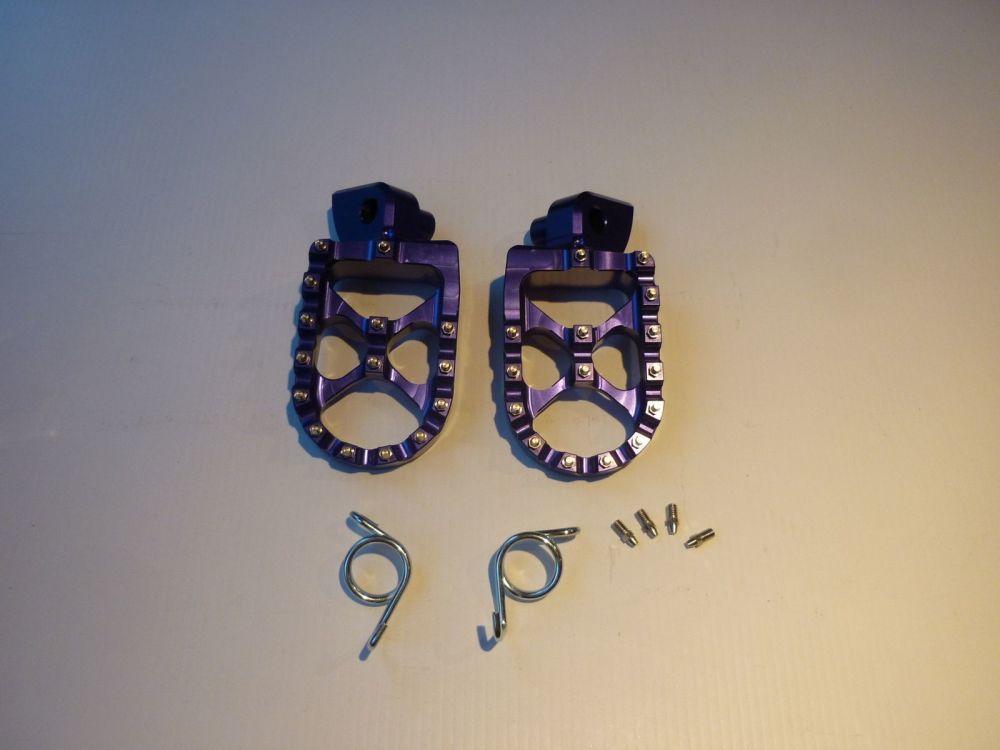 BLUE FACTORY EXTRA WIDE FOOT PEGS  (568)