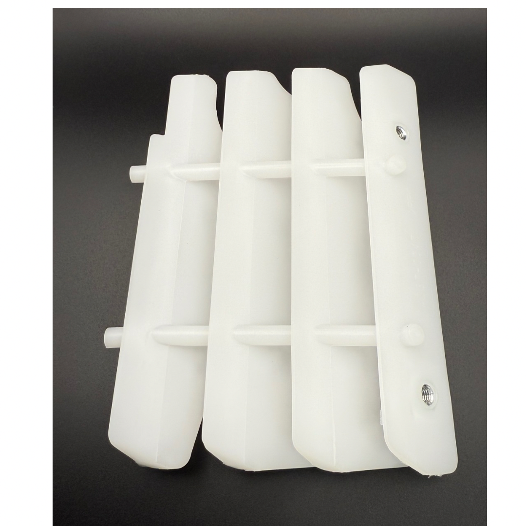 RIGHT SIDE RADIATOR GRILL (332)