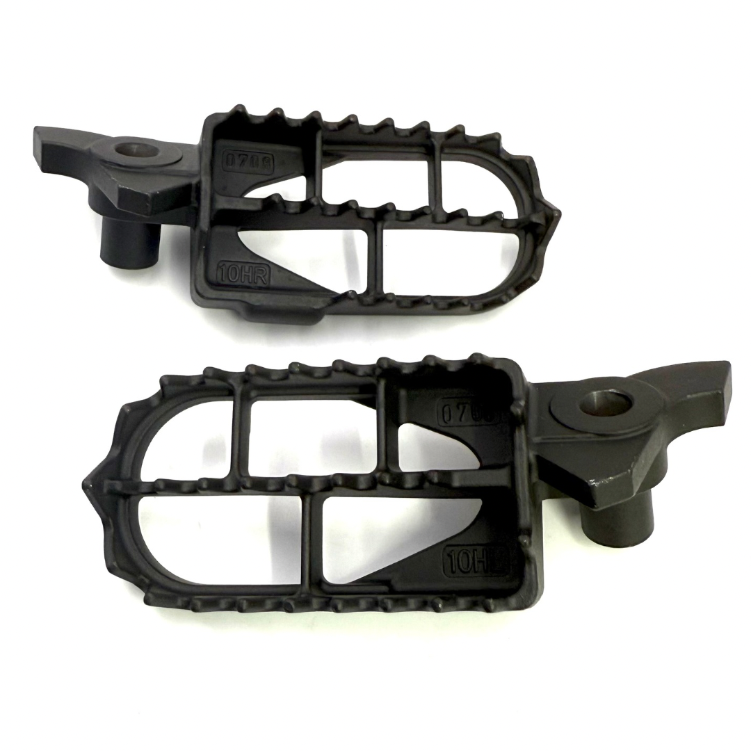 GENUINE SUZUKI FOOTPEGS 43561-10H10 43551-10H10 (585)