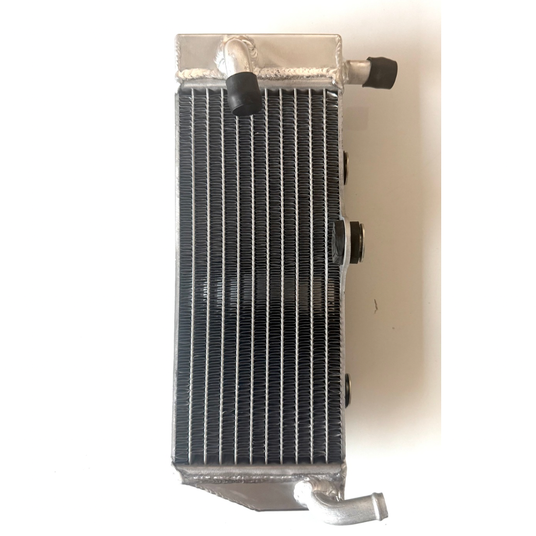 LEFTT SIDE PERFORMANCE RADIATOR (R038B)