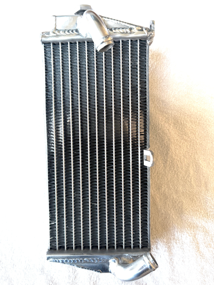 LEFT SIDE NONE FILLER PERFORMANCE RADIATOR (R063B)