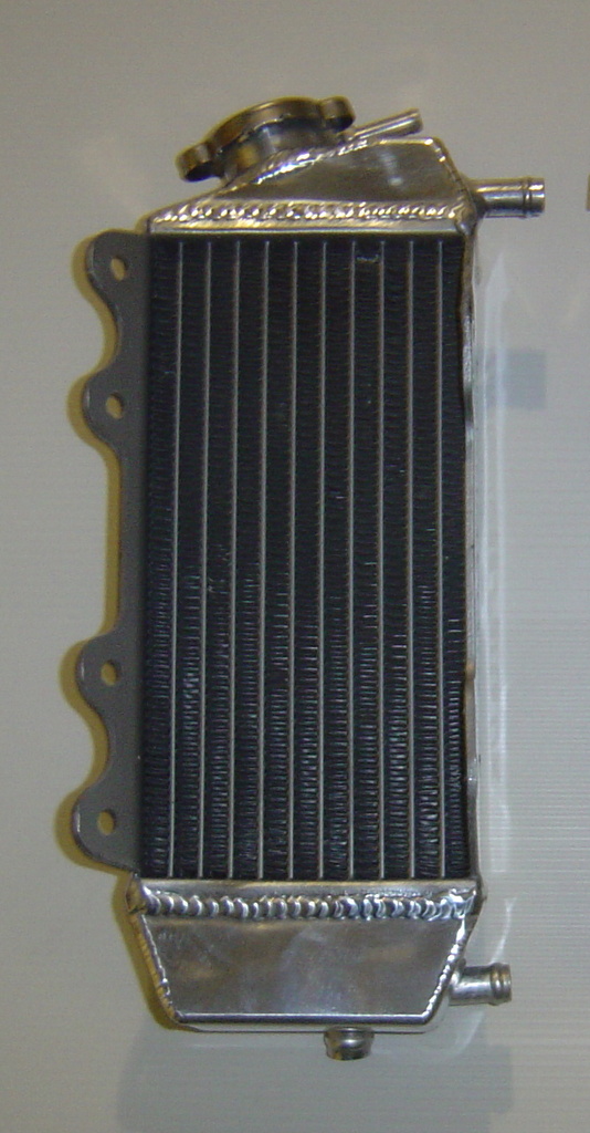 RIGHT SIDE PERFORMANCE RADIATOR MX022A