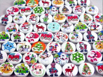 80 x 15mm Round Wooden Mixed Christmas Buttons