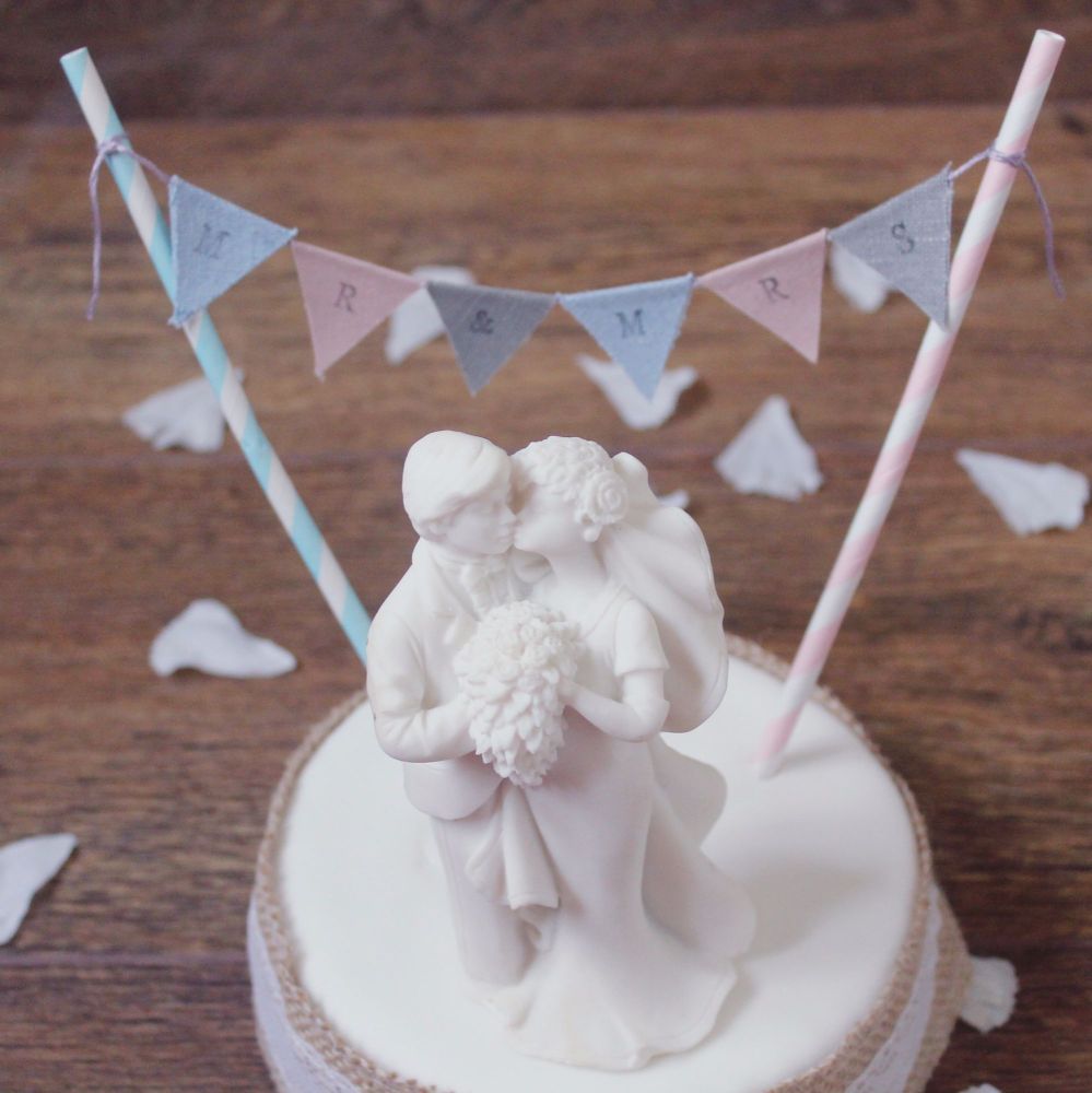 Mr & Mrs Wedding Cake Bunting