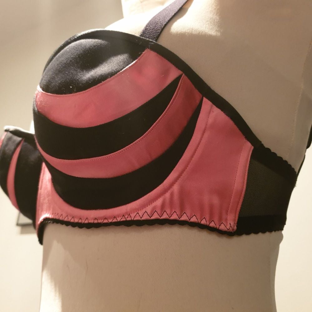 Crescent (5-panelled)  bra digital pattern