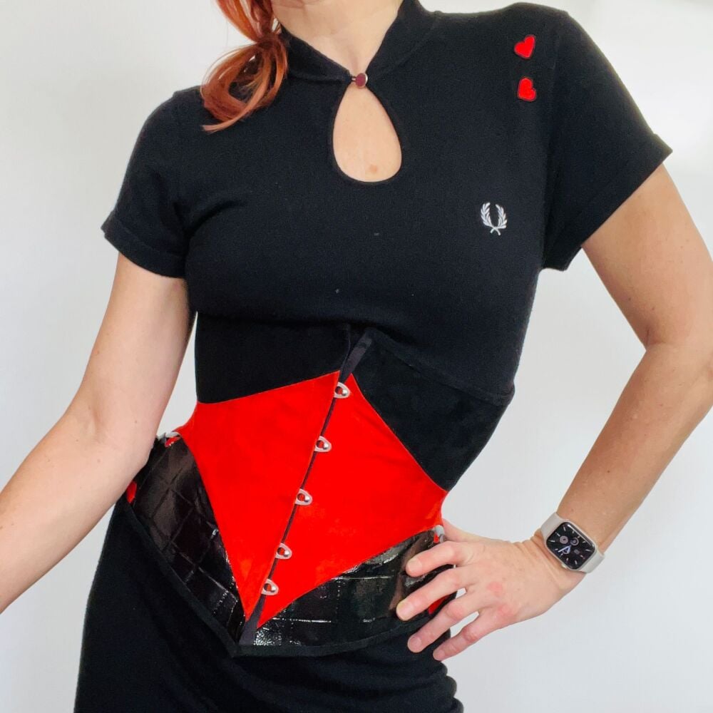 Modern plunge - Caroline's corset blog