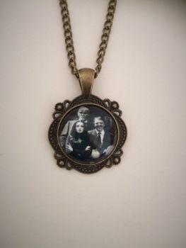 HALLOWEEN !!!   The Addams Family Necklace
