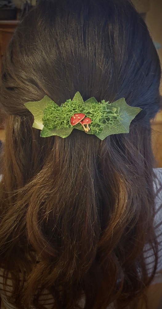 Ivy Moss & Magical Mushroom Woodlan Barrette Hairslide