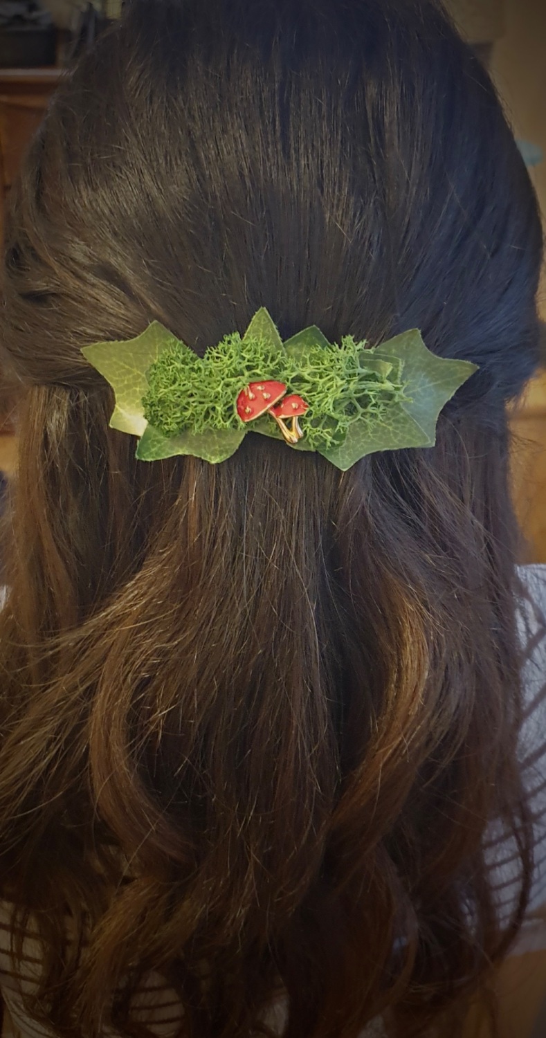 Ivy Moss & Magical Mushroom Woodlan Barrette Hairslide