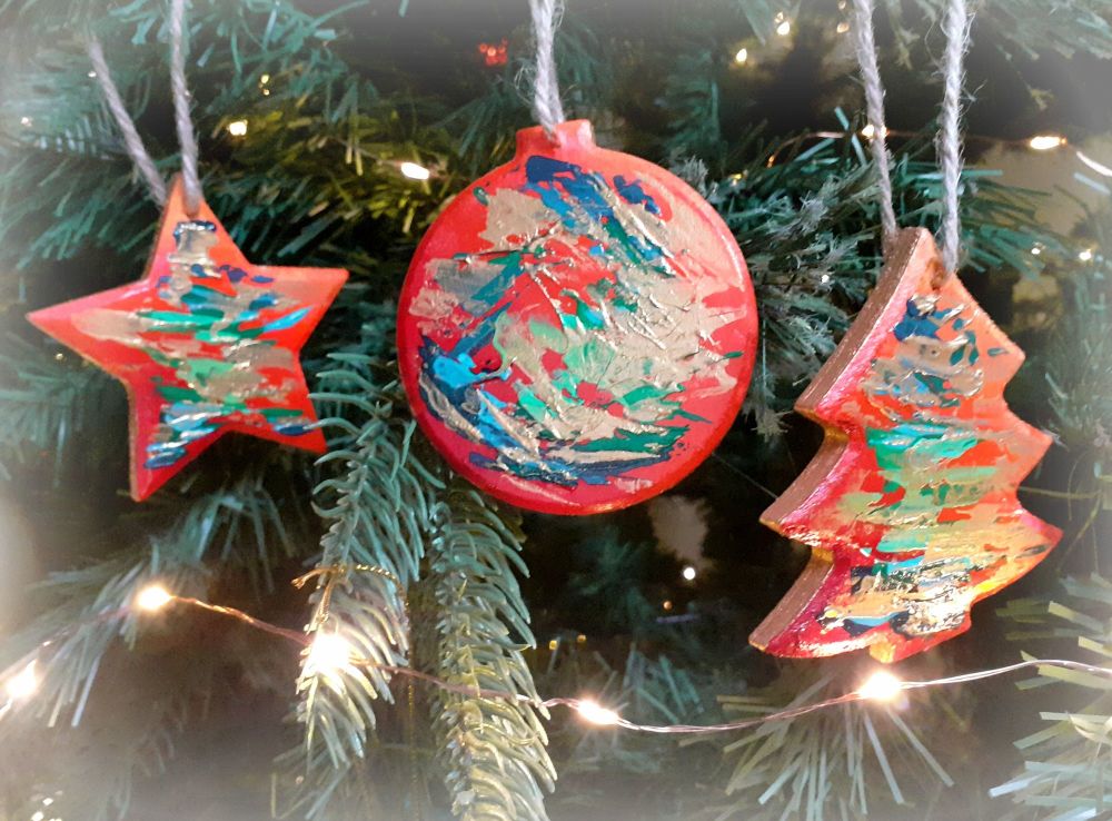 Hand Painted Wooden Tree Decorations - Red and Gold
