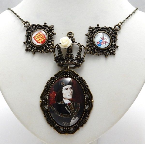 King Richard III medieval style necklace War of The Roses 