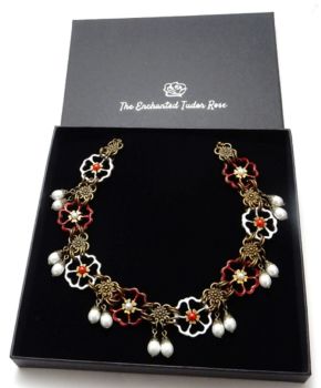 War of the Roses Necklace - Lancaster and York Rose