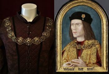 Richard III Replica chain of office -  arch-topped portrait, c. 1510–40.