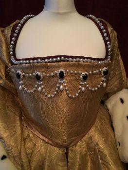 Tudor bodice jewellery