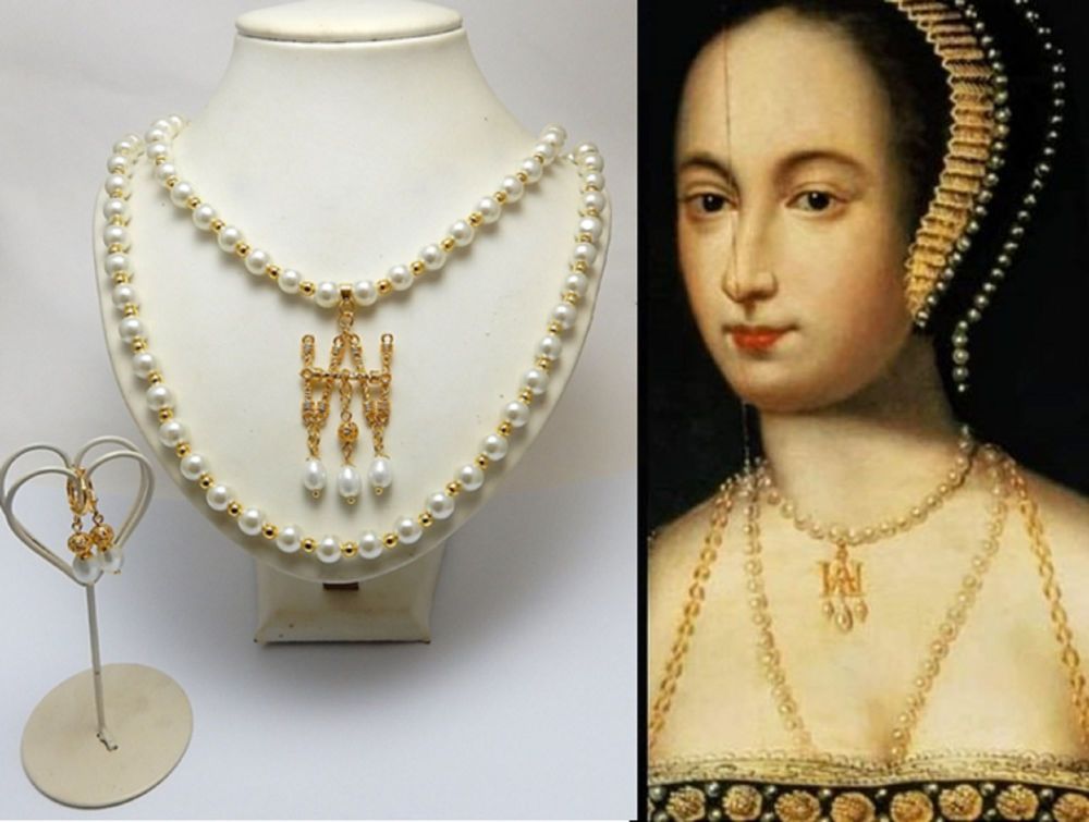 Anne Boleyn replica necklace - Henry and Anne Initial set