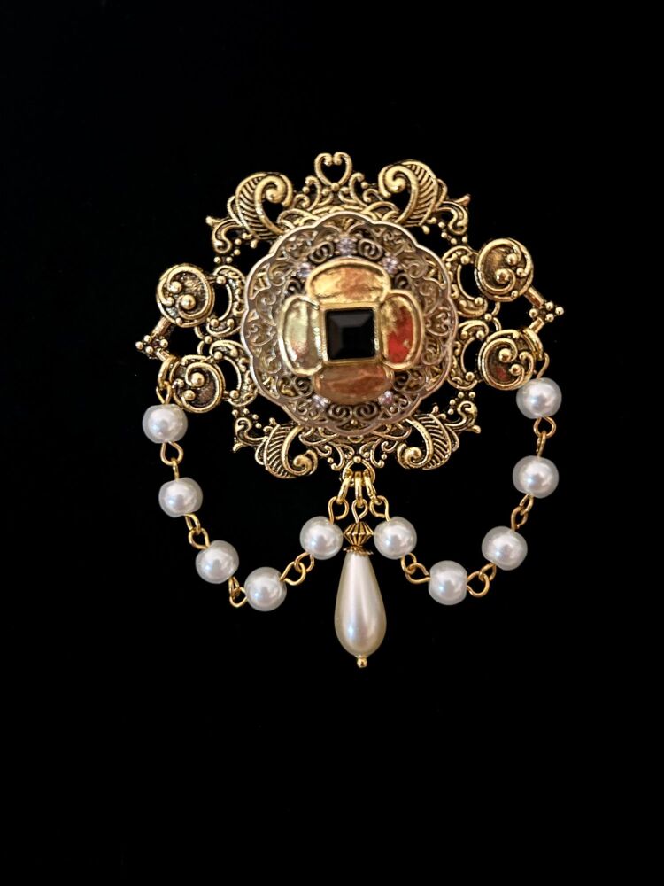 Tudor Brooch Pin