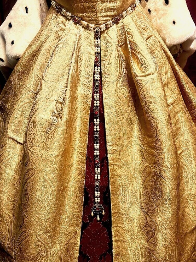 Renaissance Queen girdle belt