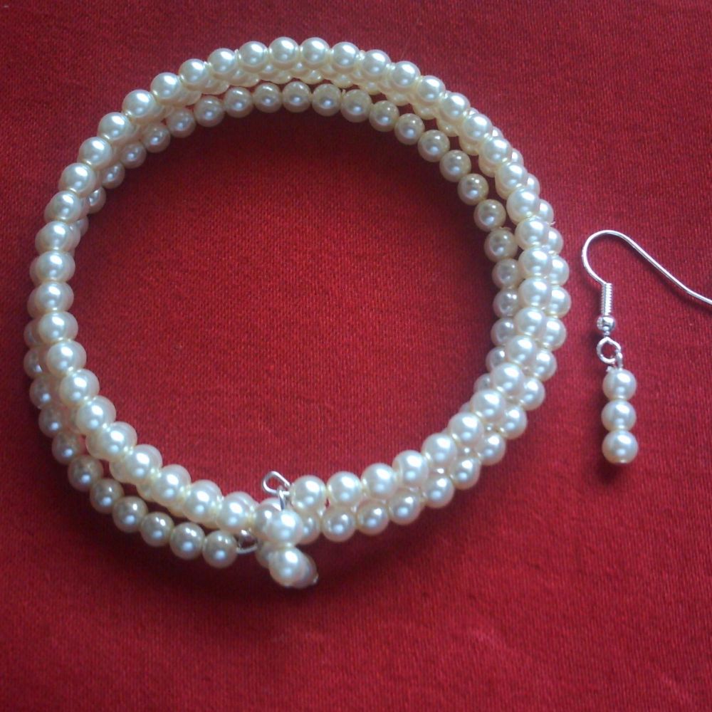 Giulia Pearl Memory Wire Bangle & Earrings