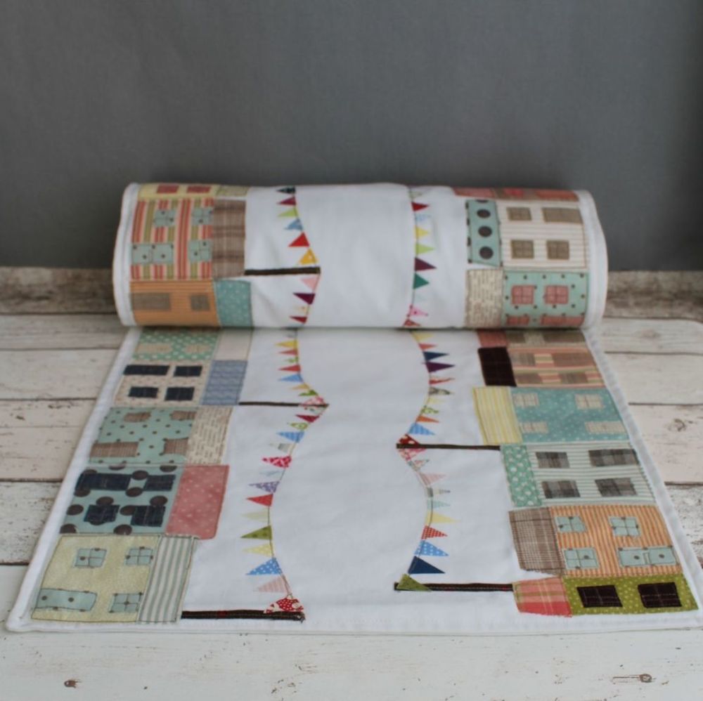 Cheerful Cottages Table Runner