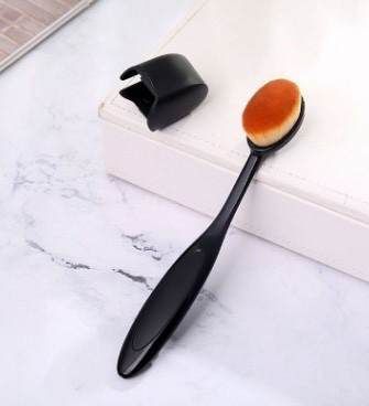 1 Blending Brush with cap  (Pre Order Only Dispatched 15th May )