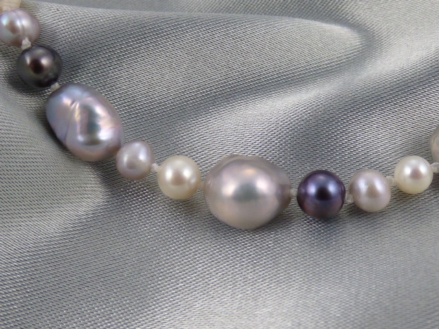 Mixed Pearl Necklace - Silver/Grey