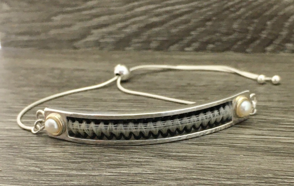 Luxury horsehair bracelet with sterling silver, 9 carat gold and genuine pearls