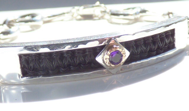 Snaffle horsehair bracelet with gold and gemstone