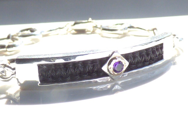 Snaffle horsehair bracelet with gold and gemstone