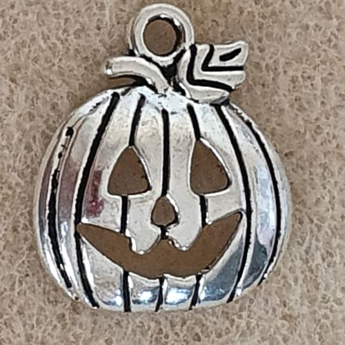 Pumpkin Shiny Silver Colour Metal Charm