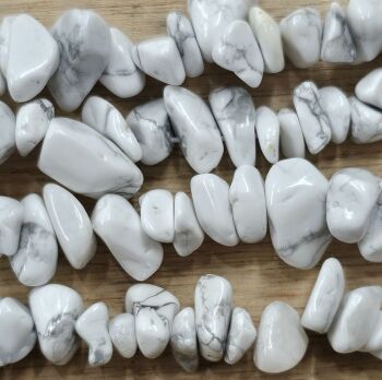 Natural Howlite Chips Beads Strand