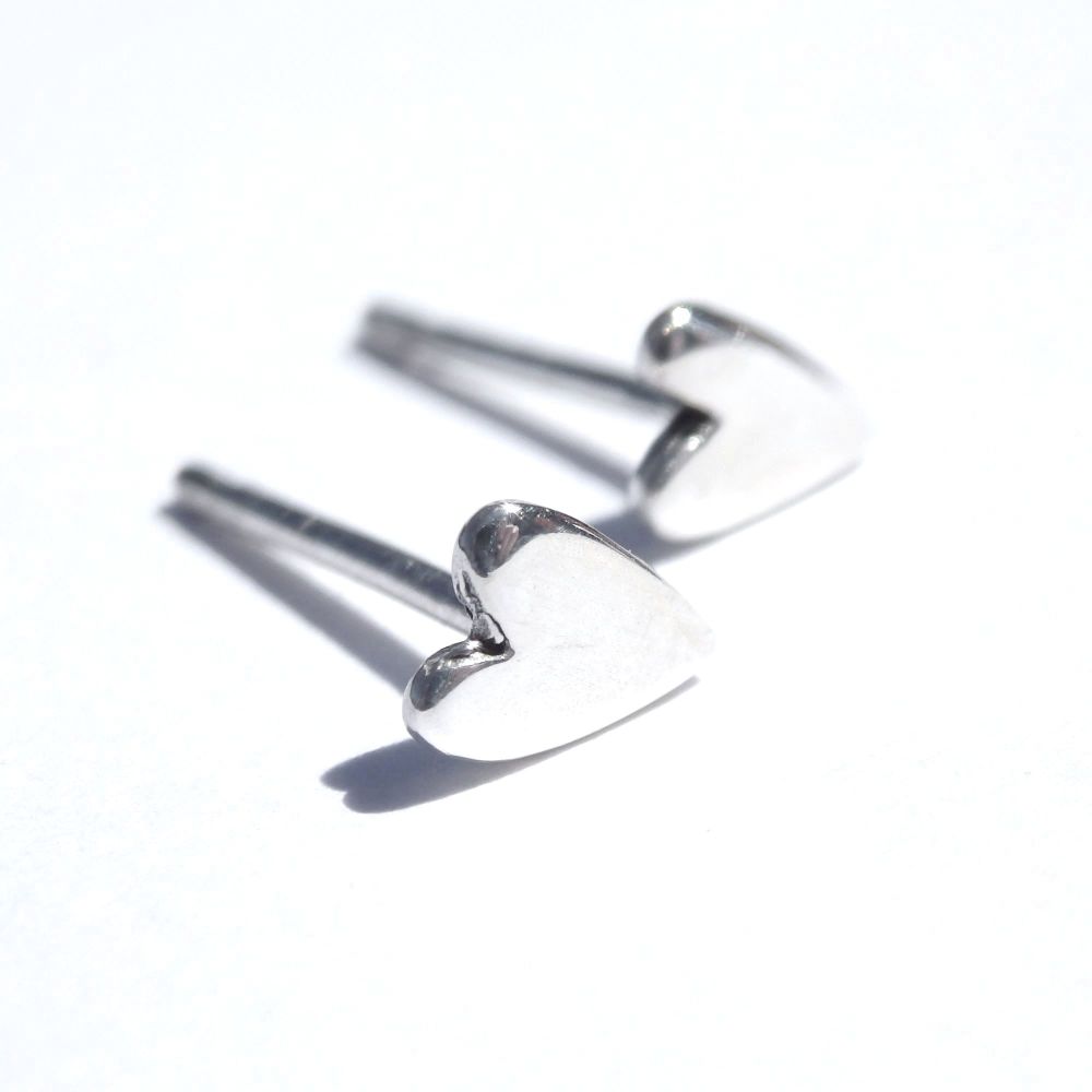 Small heart earrings