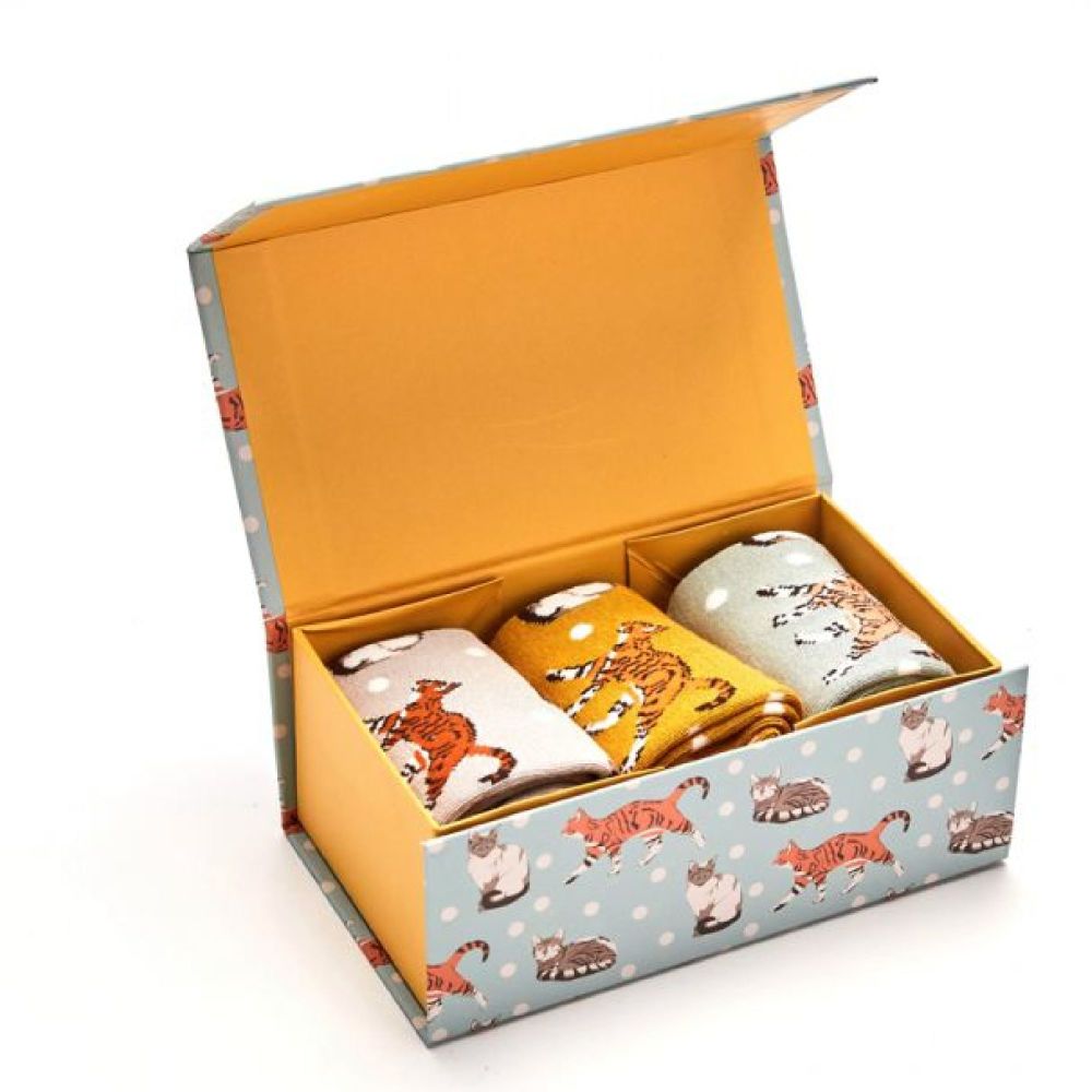 Cute Set of 3 Cat Socks In A Box..Gorgeous Christmas Gift