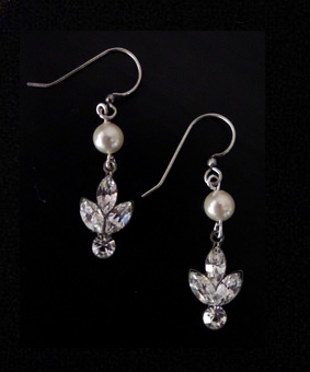 Lois earrings Ivory pearl