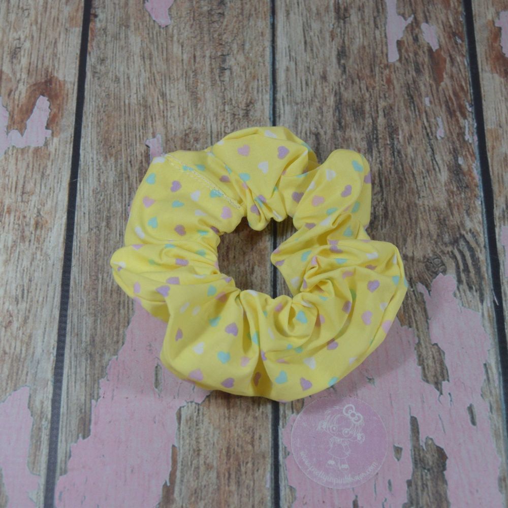 Scrunchie - Baby yellow with love hearts