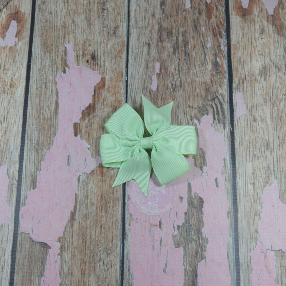 Pinwheel bow - Pastel Green
