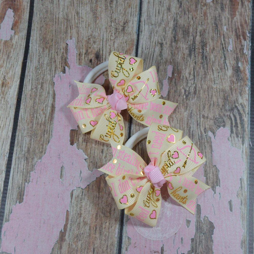 Pinwheel Bows - Ive been stealing hearts since birth - On bobbles