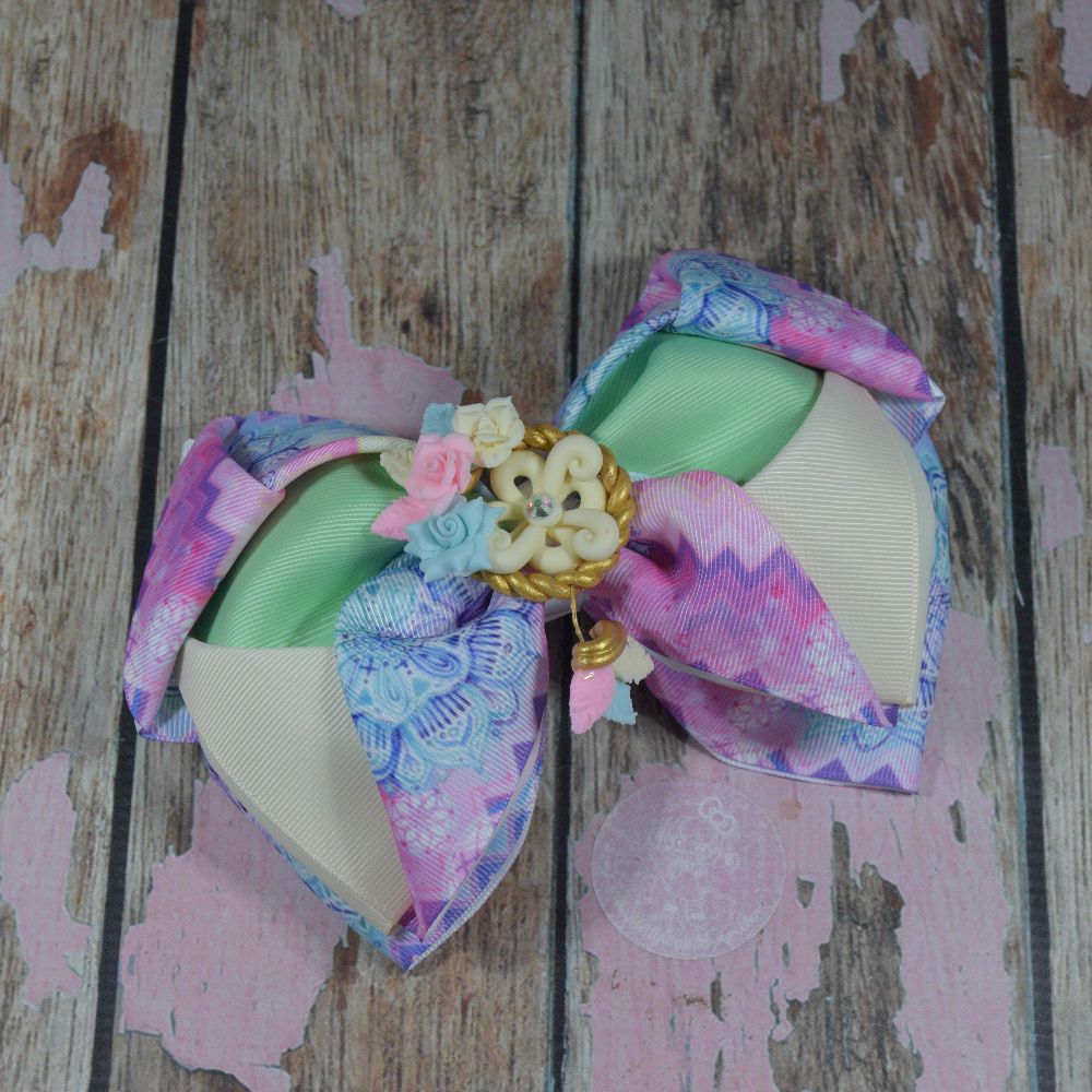 <!-- 014 -->Tulip Bows