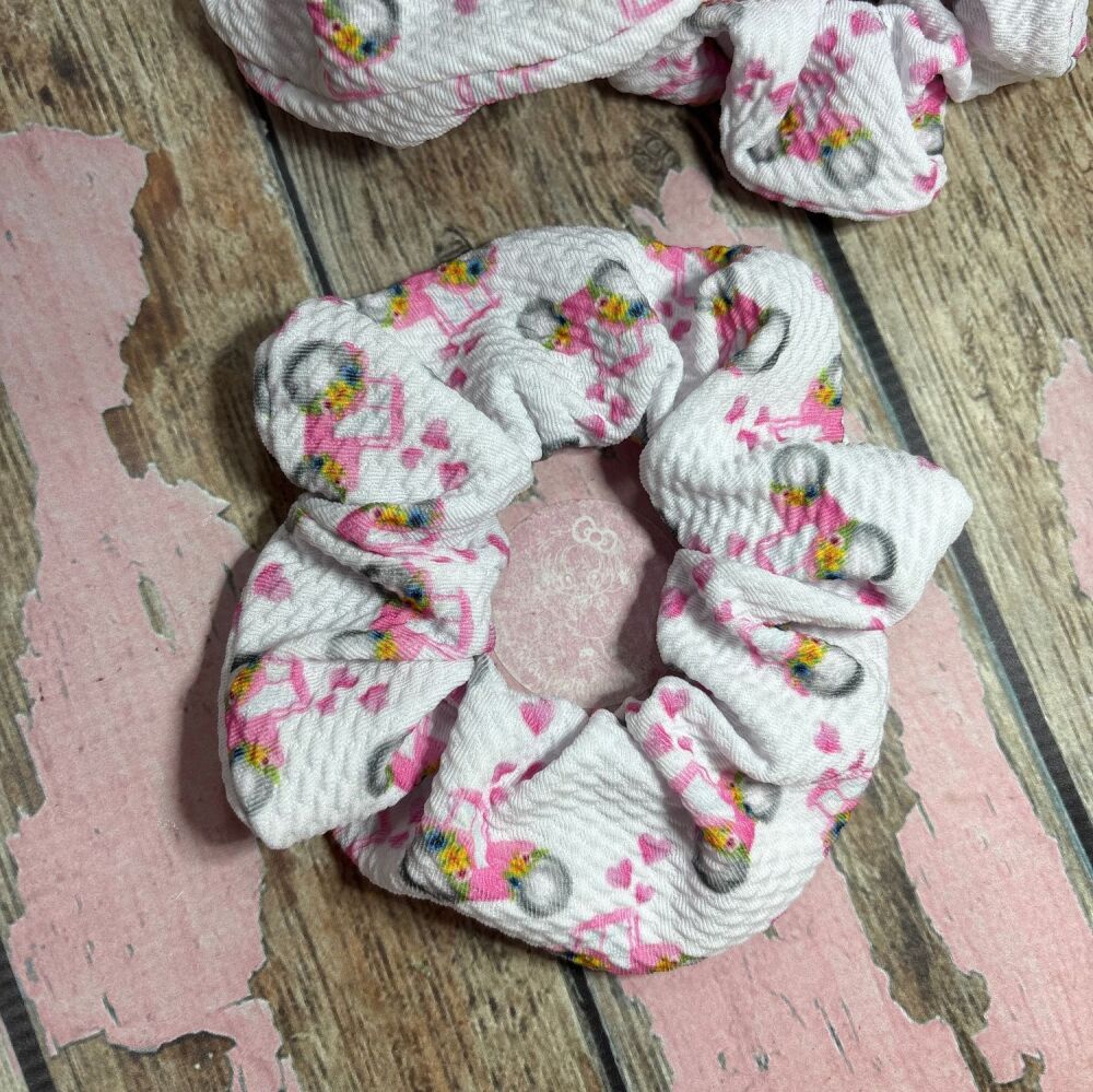 Middie Scrunchie - pink tractors