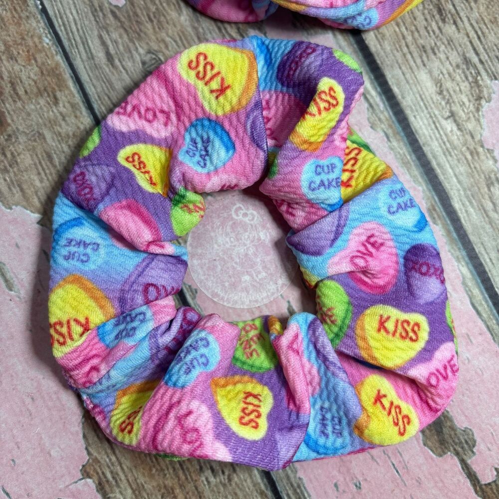 Middie Scrunchie - Love hearts