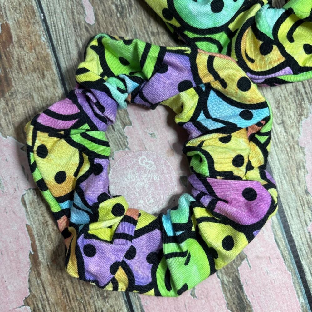 Middie Scrunchie - Happy
