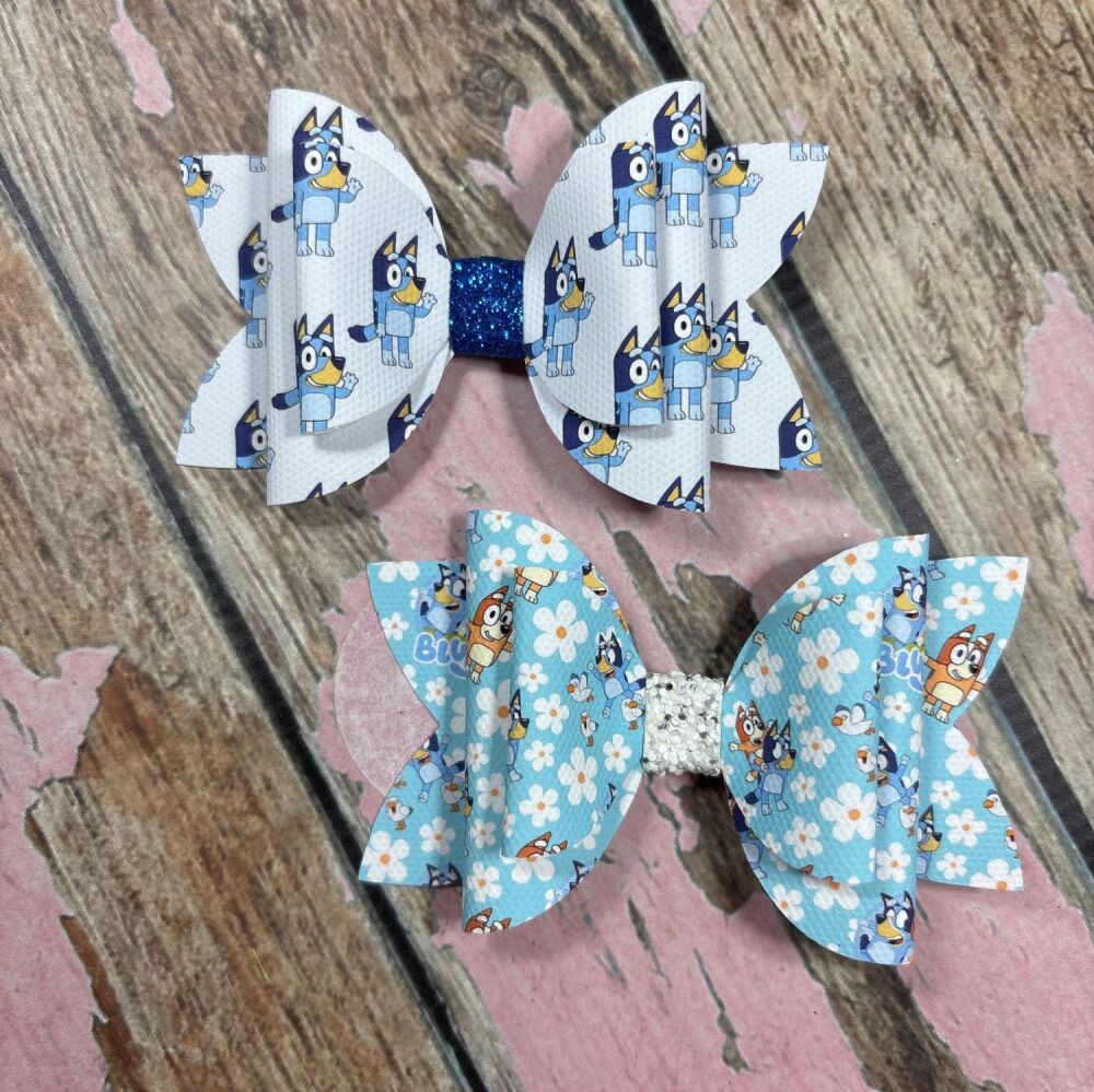 Dolly Bow - Bluey - white or light blue with daisies