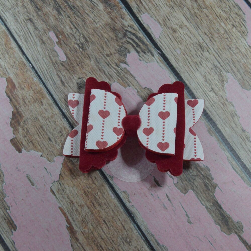 Scallop Dolly Bow Velvet Hearts